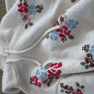 Zara embroidered sweatshirt limit edition size large.